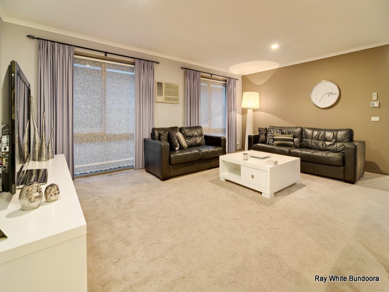 17 Grevillia Drive, Mill Park VIC 3082