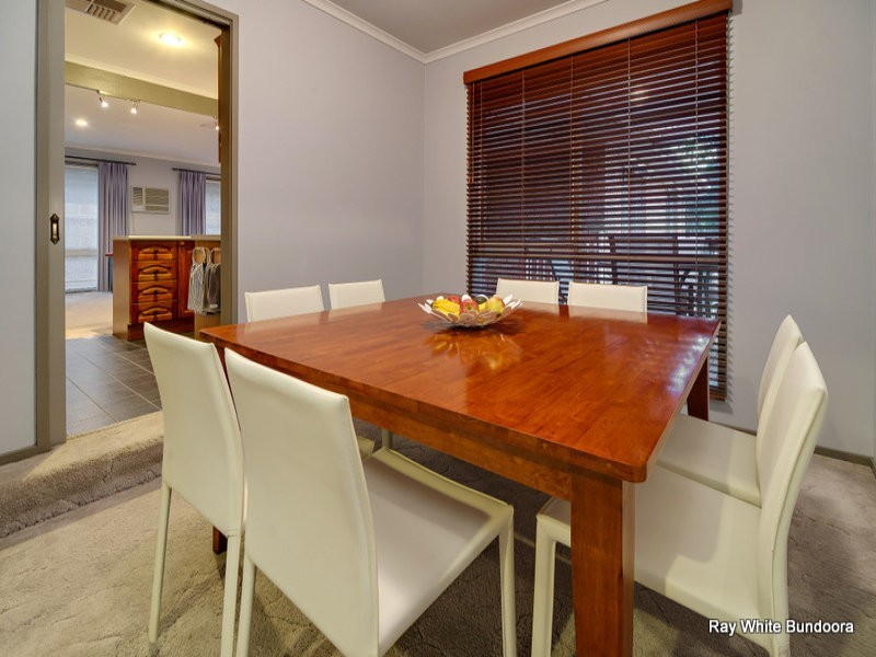 17 Grevillia Drive, Mill Park VIC 3082