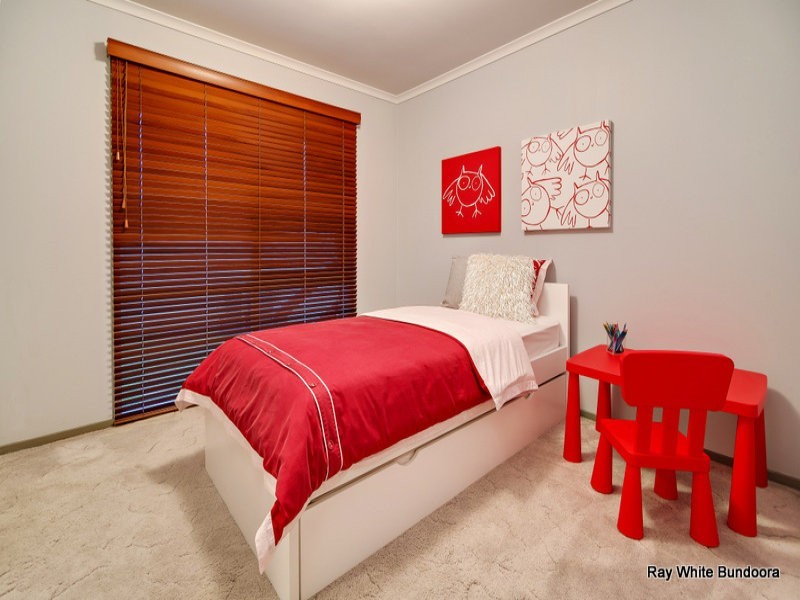 17 Grevillia Drive, Mill Park VIC 3082