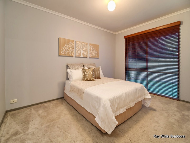 17 Grevillia Drive, Mill Park VIC 3082
