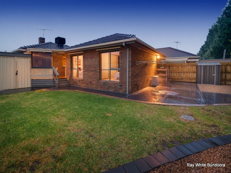 17 Grevillia Drive, Mill Park VIC 3082