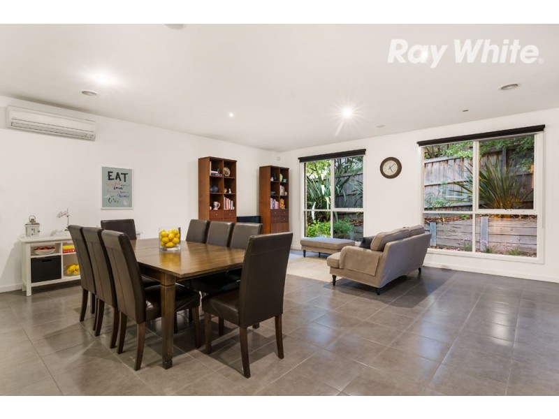 25 Sugarloaf Drive, Macleod VIC 3085