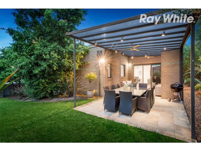 25 Sugarloaf Drive, Macleod VIC 3085