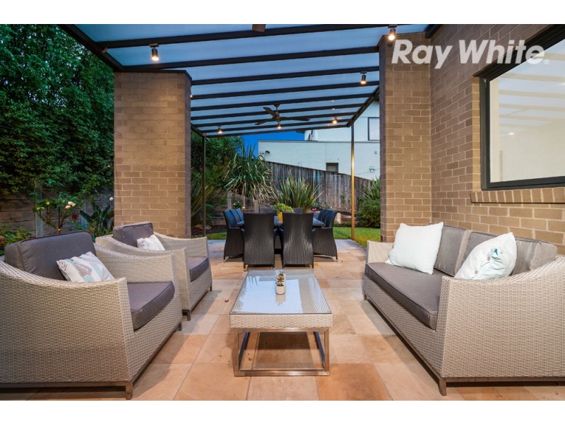 25 Sugarloaf Drive, Macleod VIC 3085