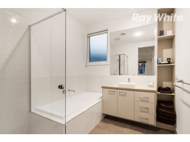 25 Sugarloaf Drive, Macleod VIC 3085