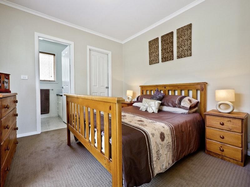 1/1110 Main Road, Eltham VIC 3095