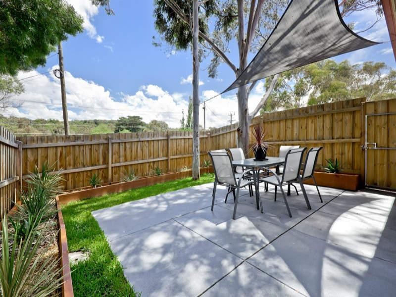 1/1110 Main Road, Eltham VIC 3095