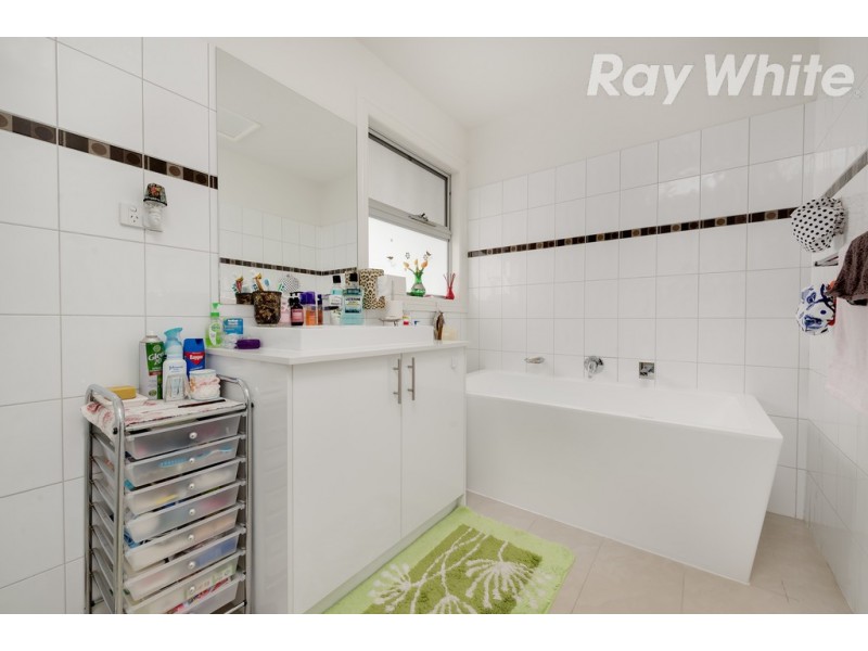 21 Curtain Street, Kingsbury VIC 3083