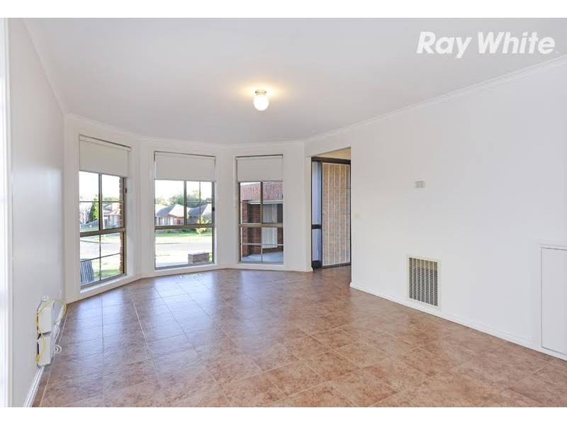 1/33 Allwyn Crescent, Mill Park VIC 3082