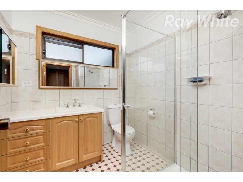 5 Wimmera Avenue, Reservoir VIC 3073