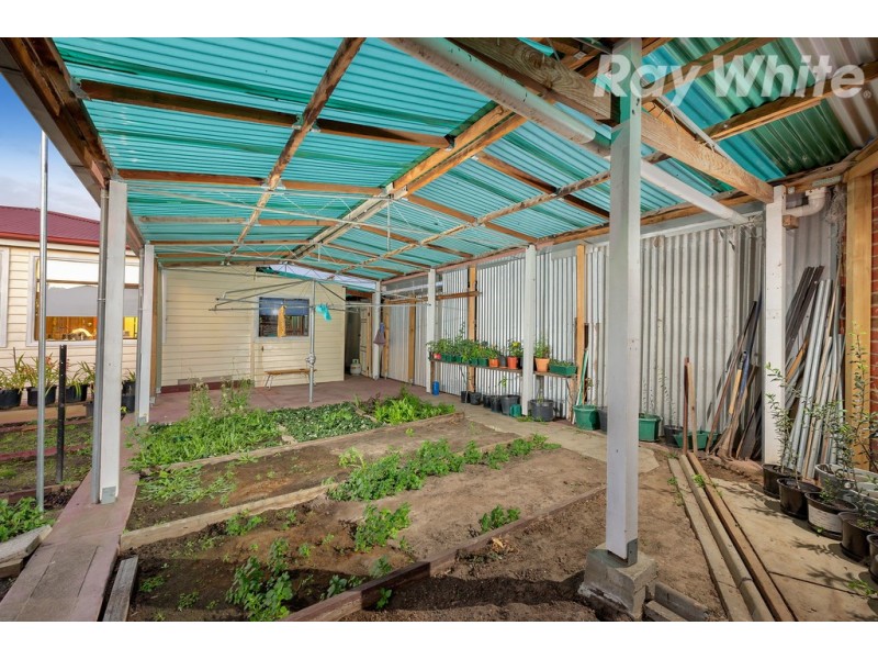 5 Wimmera Avenue, Reservoir VIC 3073