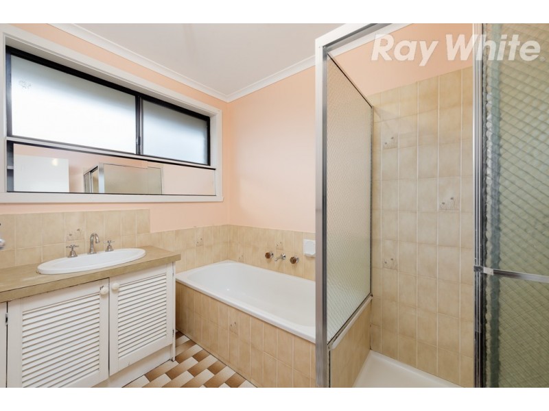 122 Redleap Avenue, Mill Park VIC 3082