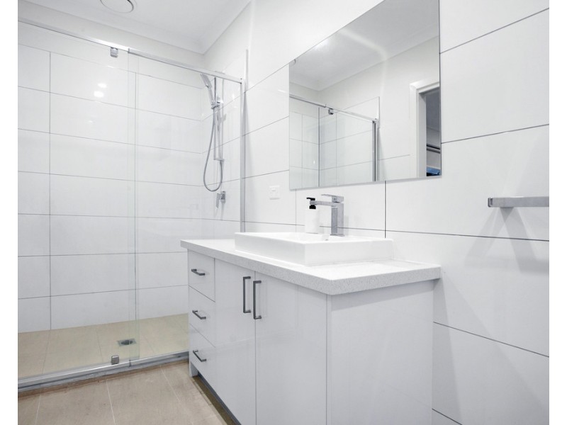 2 and 3/5 Miranda Road, Reservoir VIC 3073