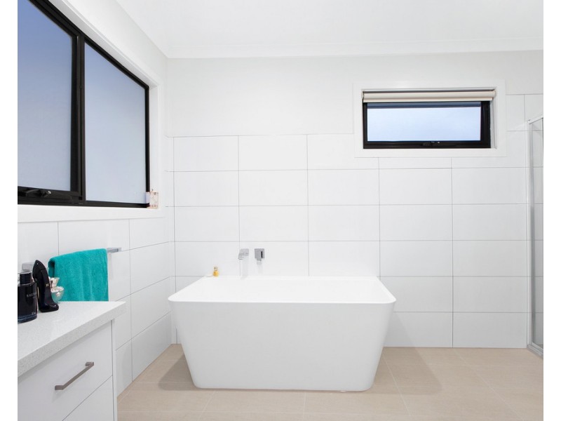 1/5 Miranda Road, Reservoir VIC 3073