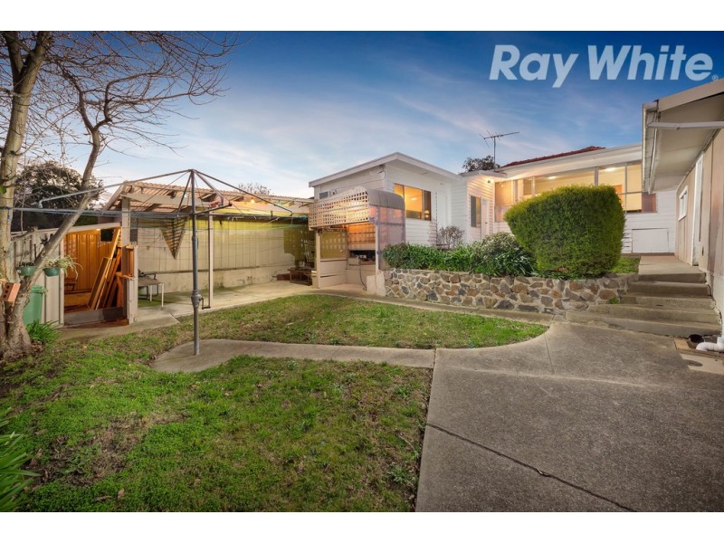 9 Keats Avenue, Kingsbury VIC 3083
