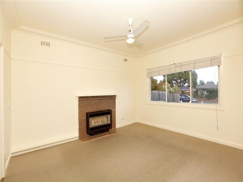 36 Clunes Street, Kingsbury VIC 3083