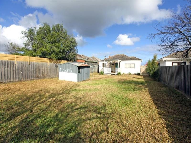 36 Clunes Street, Kingsbury VIC 3083