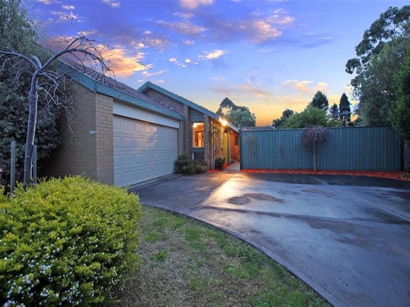1 Bernborough Place, Mill Park VIC 3082