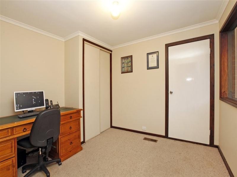 1 Bernborough Place, Mill Park VIC 3082