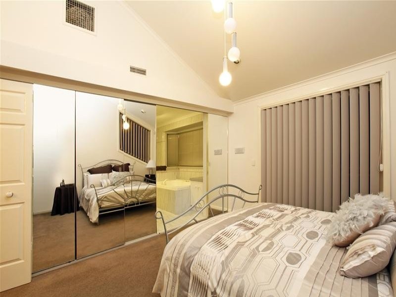 1 Charlotte Road, Mill Park VIC 3082