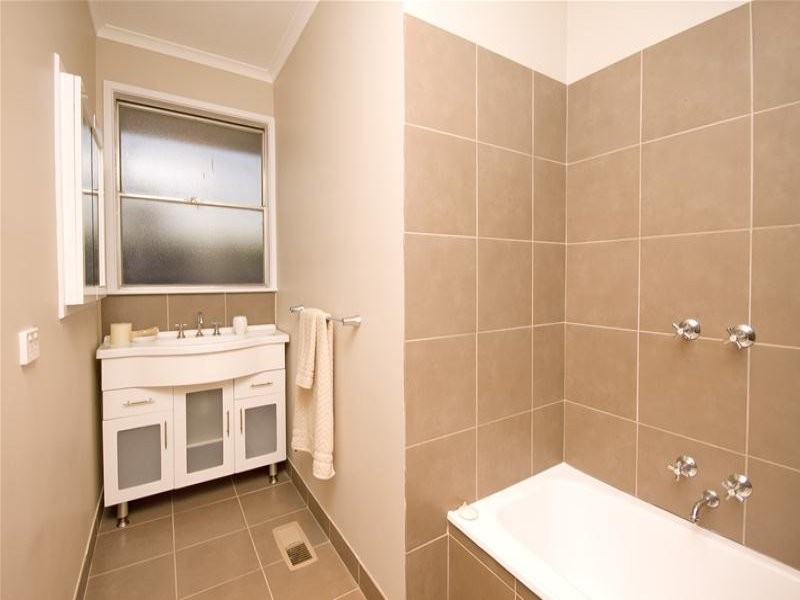 18 Gabonia Avenue, Watsonia VIC 3087