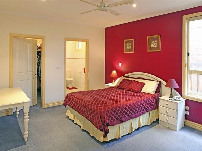 11 Lyons Rise, South Morang VIC 3752