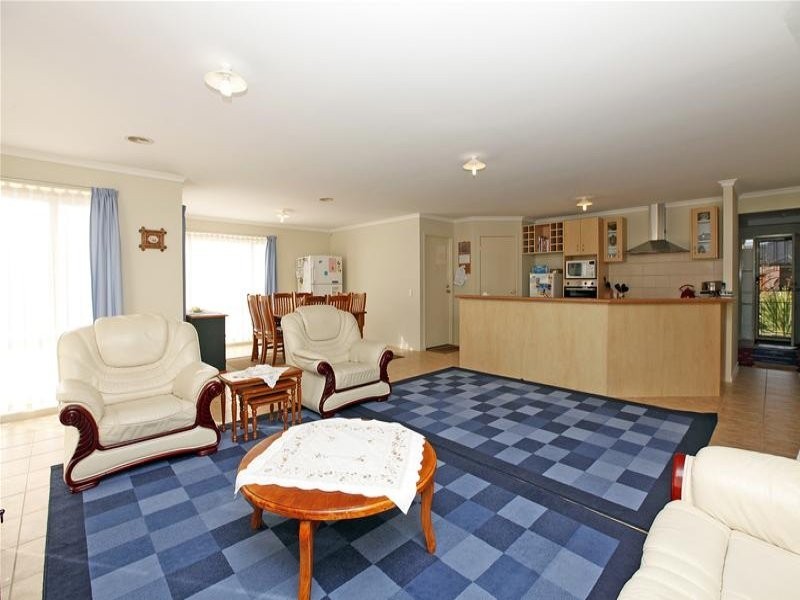 2 William Hovell Pass, Craigieburn VIC 3064