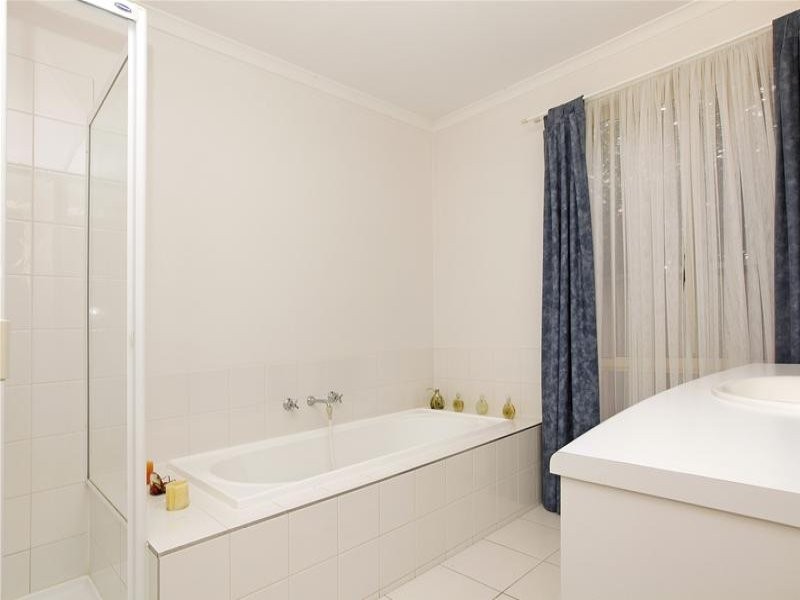 2 William Hovell Pass, Craigieburn VIC 3064