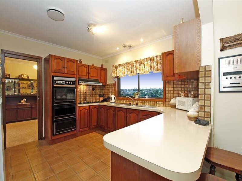 12 Kurrajong Crescent, Watsonia North VIC 3087