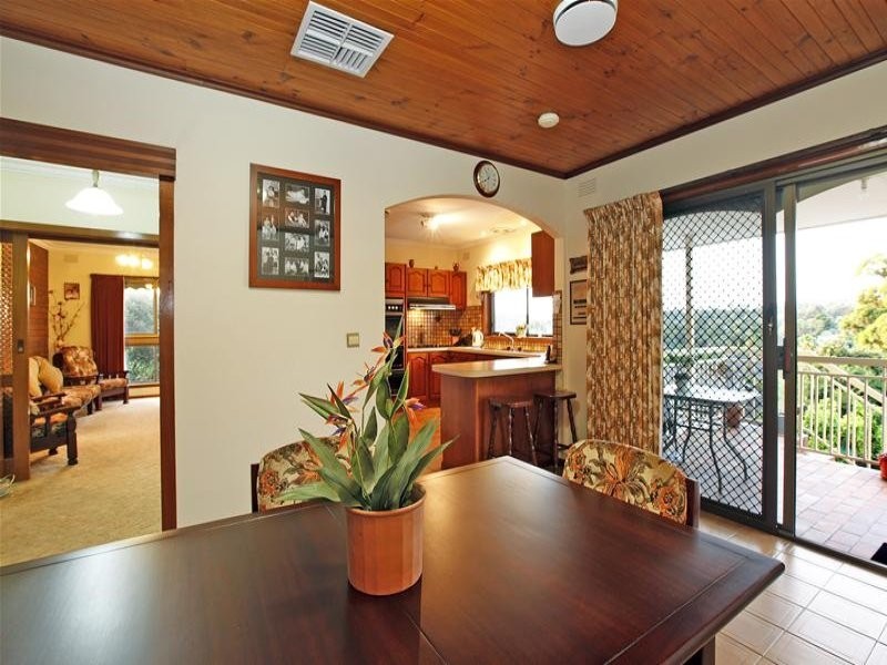 12 Kurrajong Crescent, Watsonia North VIC 3087