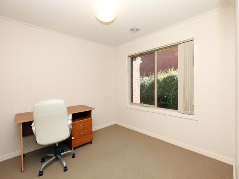 2/15 Chenies Street, Reservoir VIC 3073