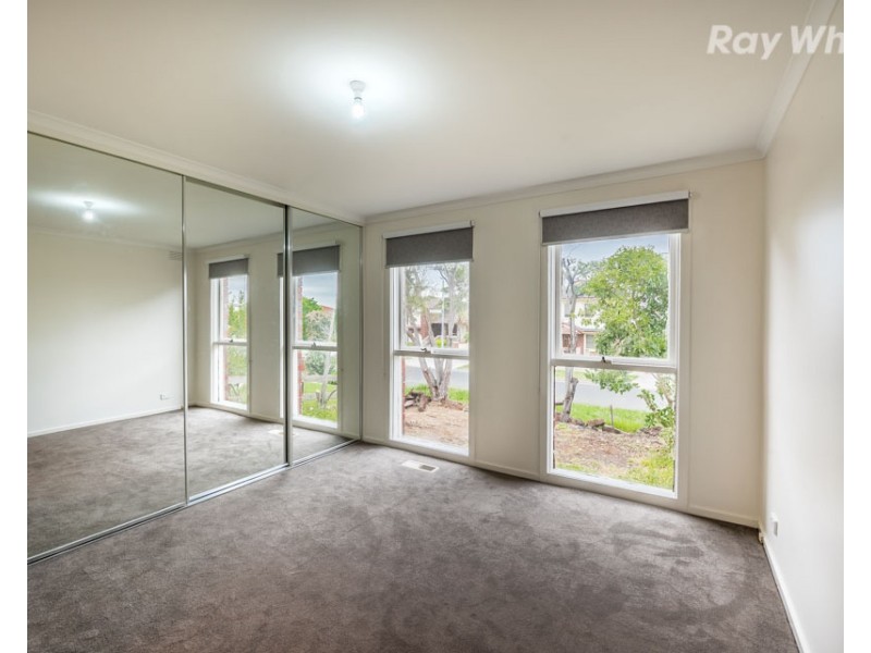 42 Blackman Avenue, Mill Park VIC 3082