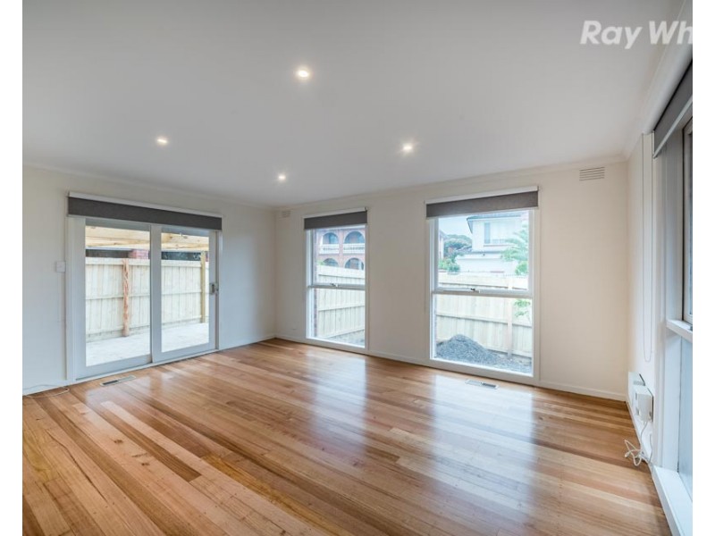 42 Blackman Avenue, Mill Park VIC 3082
