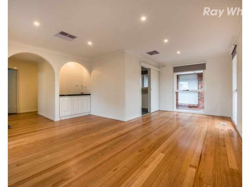 42 Blackman Avenue, Mill Park VIC 3082