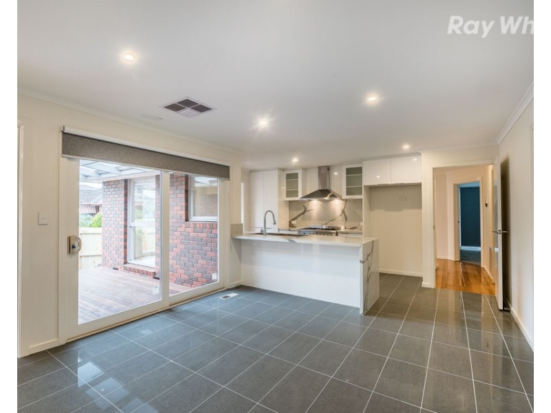 42 Blackman Avenue, Mill Park VIC 3082