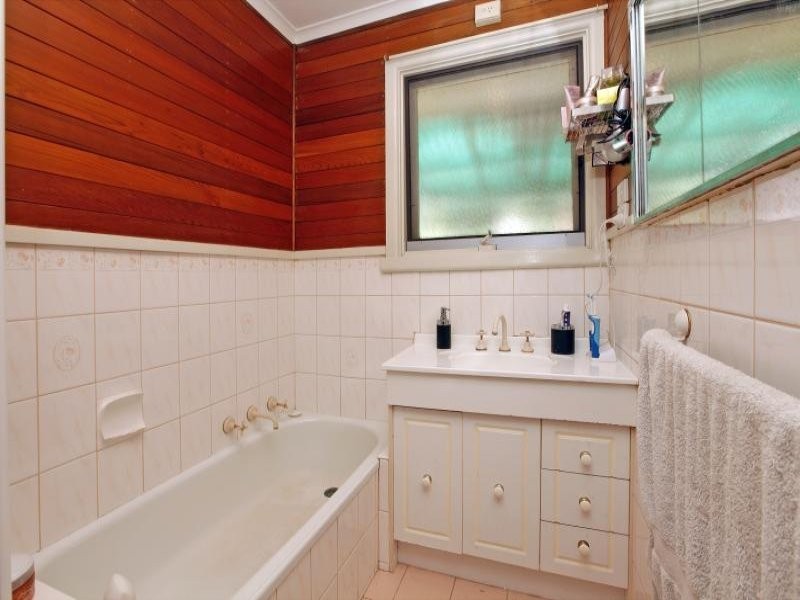 54 Kirwana Grove, Montmorency VIC 3094