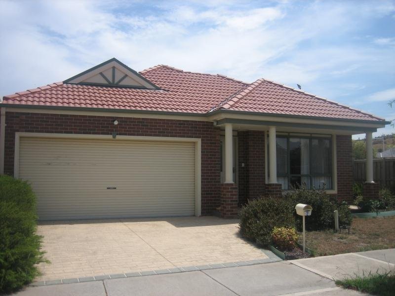 2 Pretty Valley Grove, South Morang VIC 3752