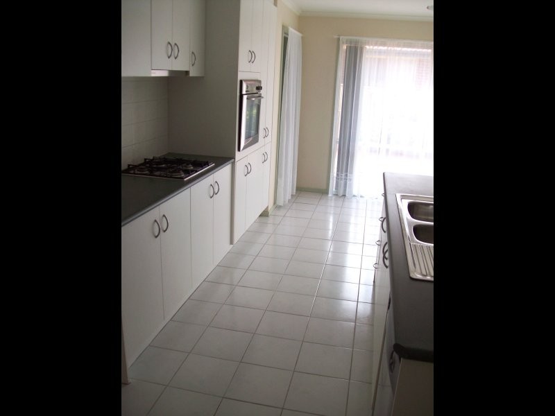 2 Inglewood Court, Mill Park VIC 3082