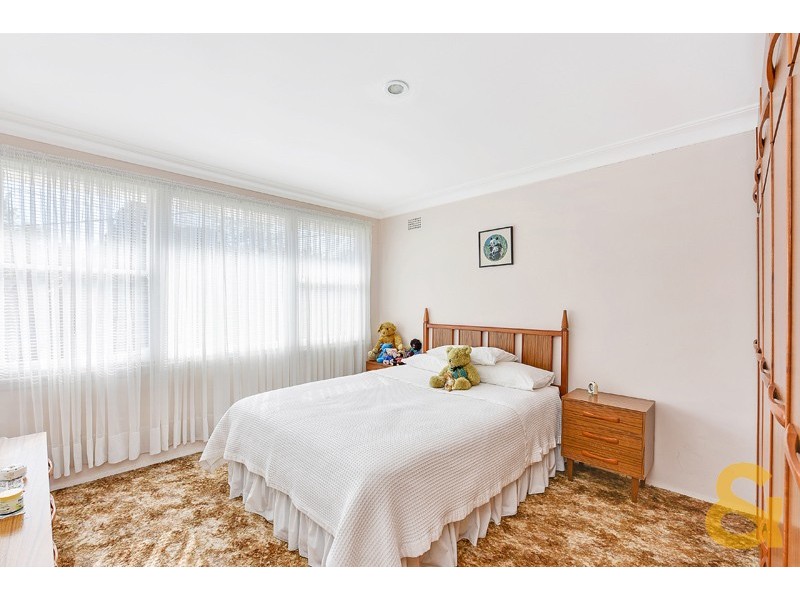 35 Maple Crescent, Ermington NSW 2115