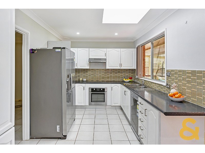 19 Valencia Crescent, Toongabbie NSW 2146