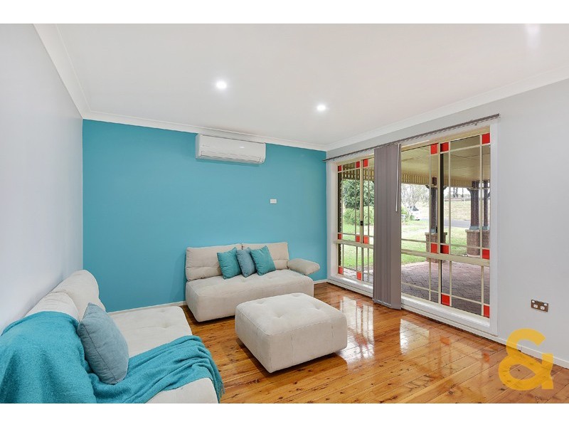 19 Valencia Crescent, Toongabbie NSW 2146