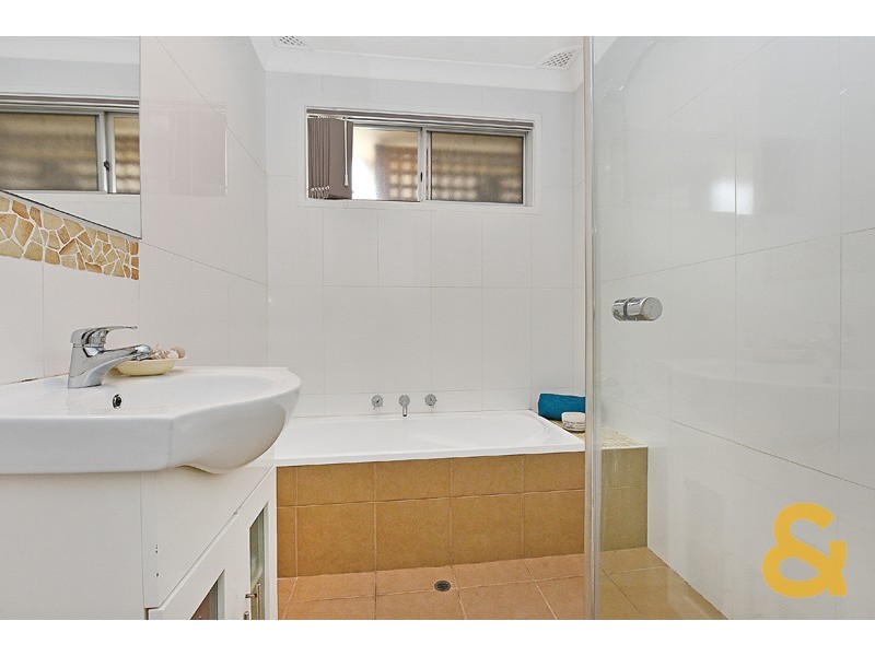 19 Valencia Crescent, Toongabbie NSW 2146