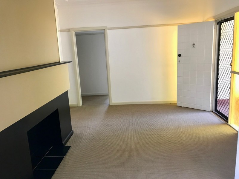 64 Caloola Road, Westmead NSW 2145