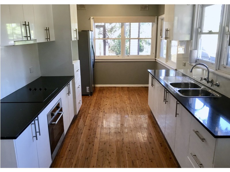 1 Rembrandt Drive, Baulkham Hills NSW 2153