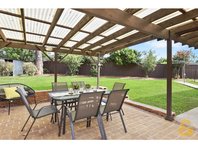 6 Ray Place, Kings Langley NSW 2147