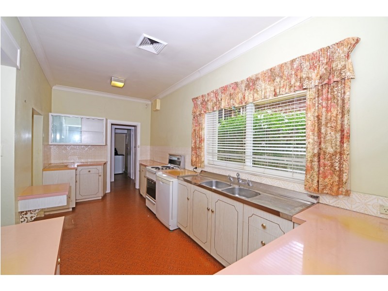 27 WENTWORTH ROAD, Eastwood NSW 2122