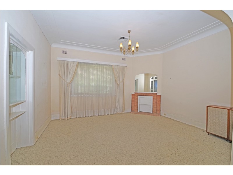 27 WENTWORTH ROAD, Eastwood NSW 2122