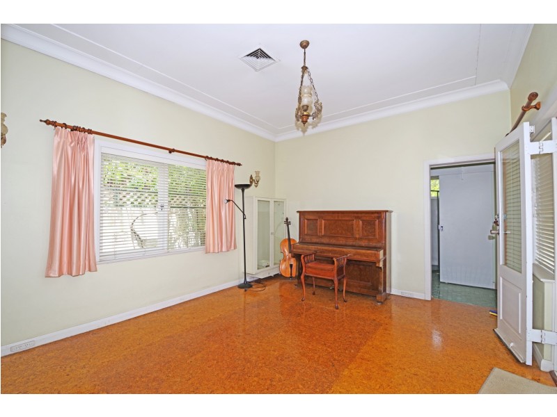 27 WENTWORTH ROAD, Eastwood NSW 2122