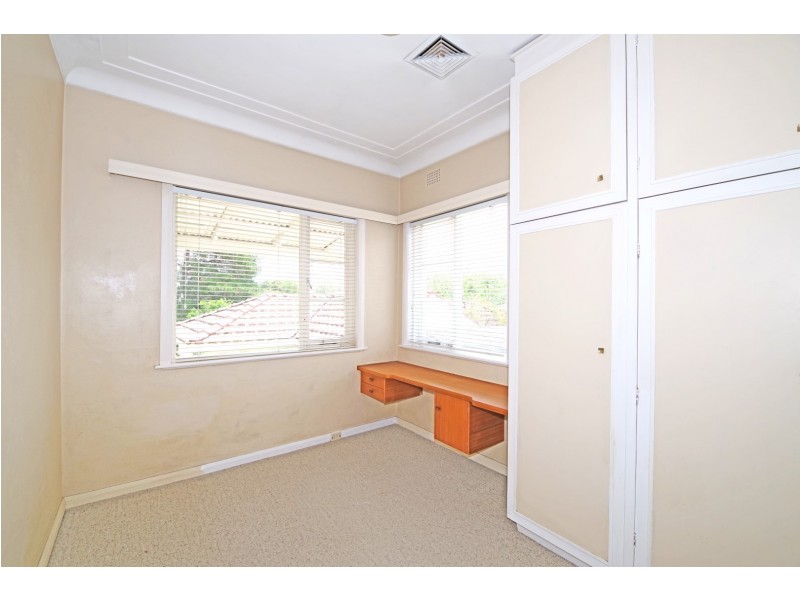 27 WENTWORTH ROAD, Eastwood NSW 2122