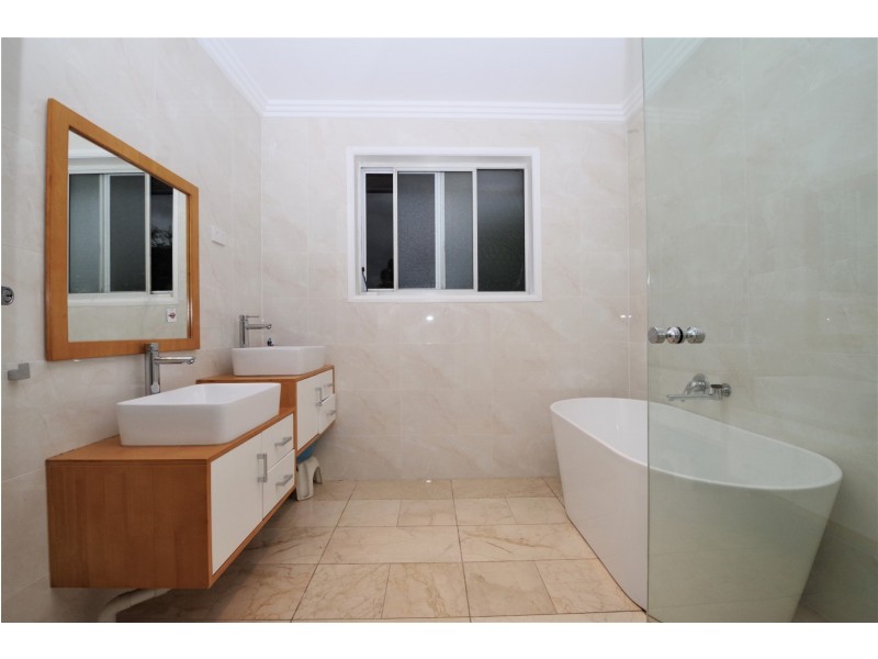 17 LUCINDA ROAD, Marsfield NSW 2122